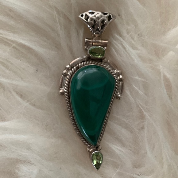 Green Malachite/925 Sterling with green peridot stones Pendant - Picture 1 of 2